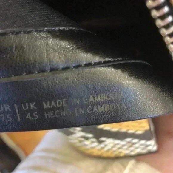 Aldo snakeskin boots with side zipper. - Picture 9 of 9